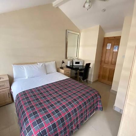 Studio To Let In Covent Garden With Kitchen London Exterior photo