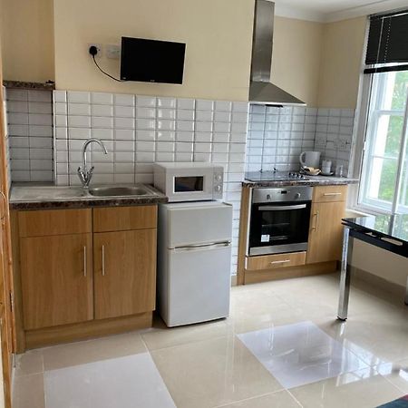 Studio To Let In Covent Garden With Kitchen London Exterior photo