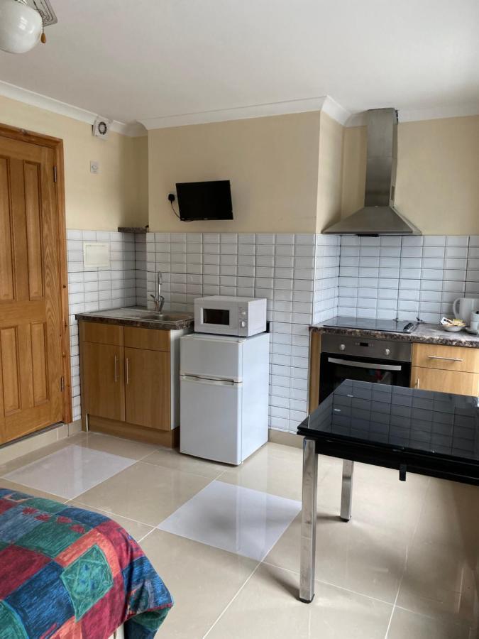 Studio To Let In Covent Garden With Kitchen London Exterior photo